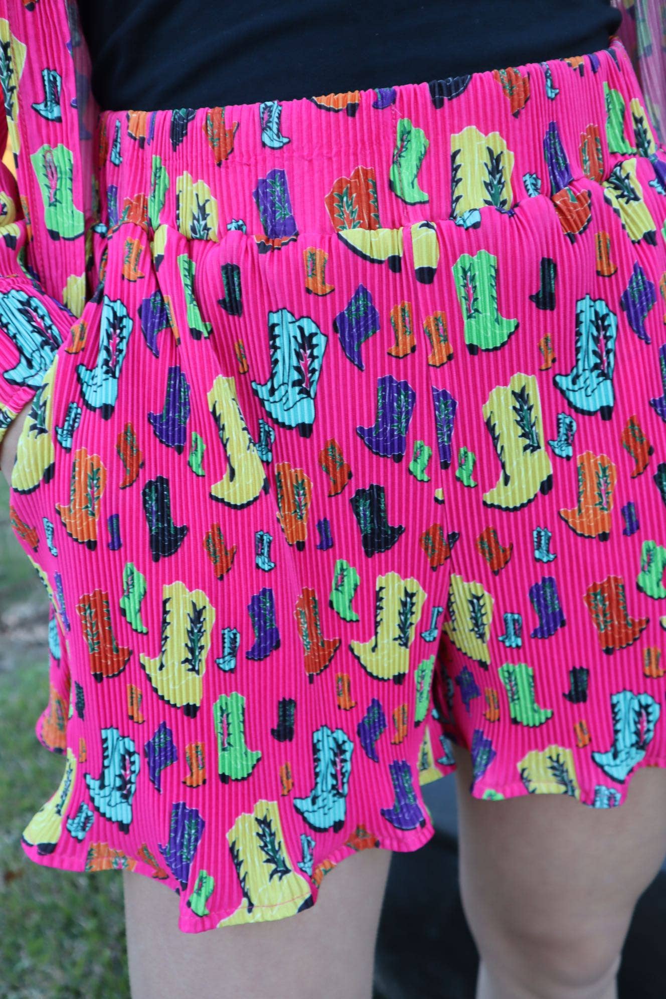 MK271 Dally Jane Press Pleated Short Set - Pink Boots