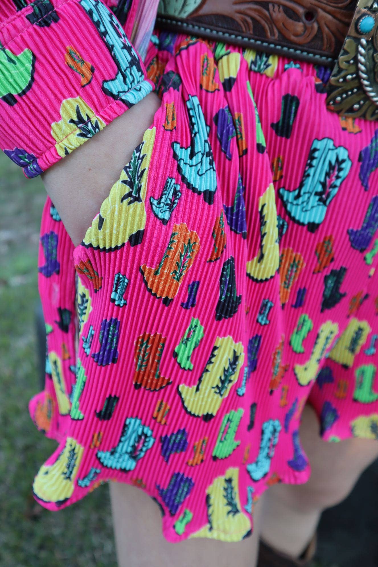 MK271 Dally Jane Press Pleated Short Set - Pink Boots